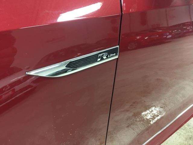 2017 Volkswagen Passat 1.8T R-Line 4dr Sedan